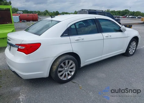 2012 Chrysler 200 Touring z USA, uszkodzony, nr VIN 1C3CCBBB0CN104255